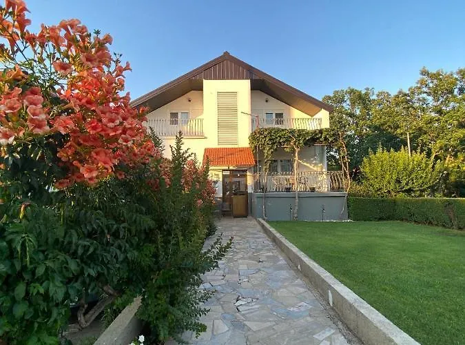 Mir Hotel Medjugorje photo